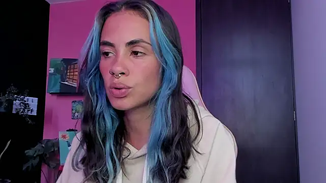 Juanadearco5 online show from December 14, 5:30 pm