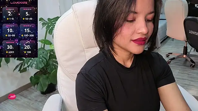 petite molly  online show from December 5, 12:50 pm