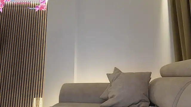 ReyaSophia online show from October 13, 9:50 pm