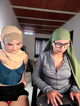 lalilamassu1 online show from October 29, 9:28 pm