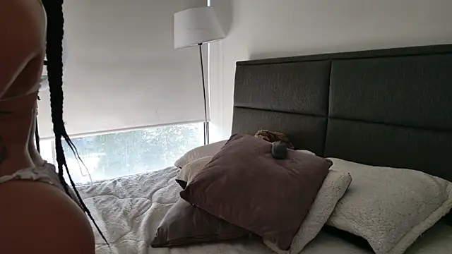 lady ni  online show from January 18, 12:45 pm