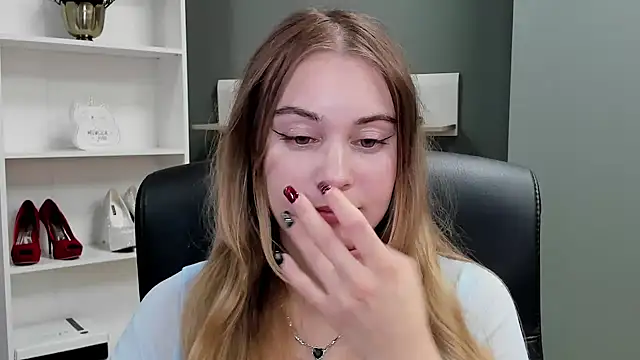 kitty valeria online show from November 9, 2:24 pm