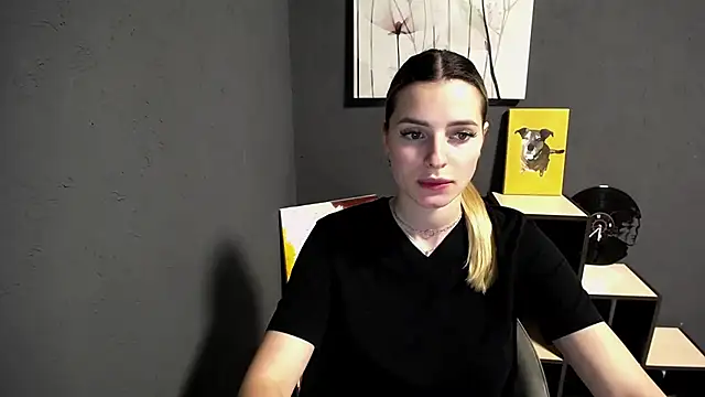 lady olivia  online show from May 12, 4:24 pm