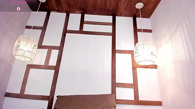 Taylor-Jonnees online show from December 4, 6:30 pm