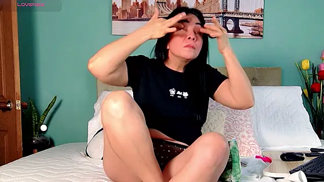 yanella fire online show from February 17, 10:53 pm