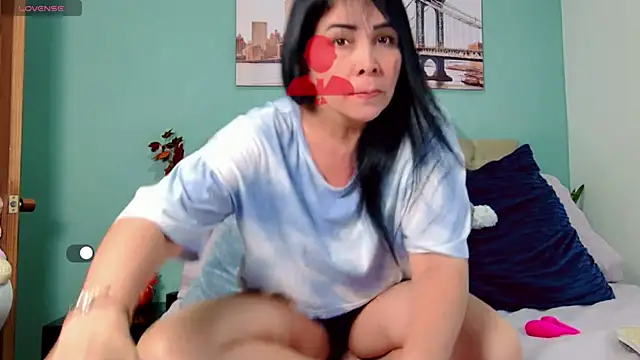 yanella fire online show from November 4, 1:32 am