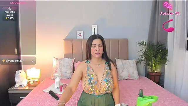 kataleyarios01 online show from September 26, 11:56 pm