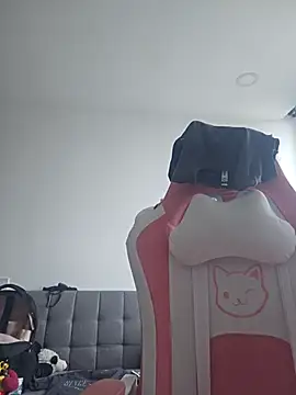 azumiichan online show from February 18, 1:43 pm