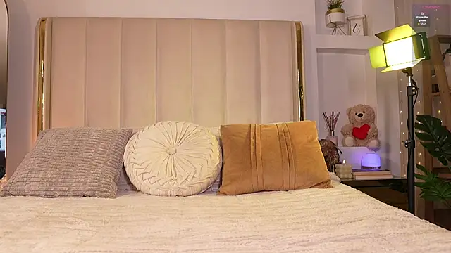 Sary hott online show from September 12, 6:48 pm