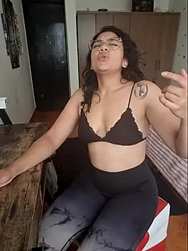 Thaliacooper  online show from November 21, 5:26 pm