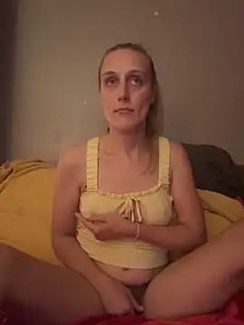 ILoveBeingWatched online show from October 24, 8:32 am