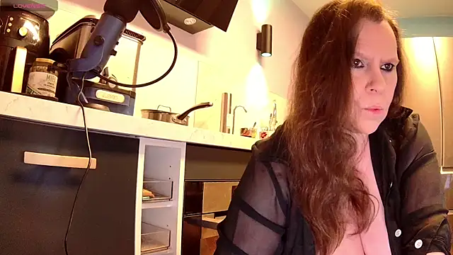 Endrocleia online show from March 28, 2:11 am