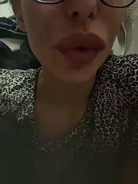 myloveforyouu online show from February 3, 5:38 am