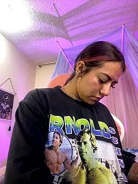 Ivann4 online show from October 16, 8:55 pm