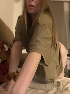 wrenlie online show from October 3, 8:25 pm