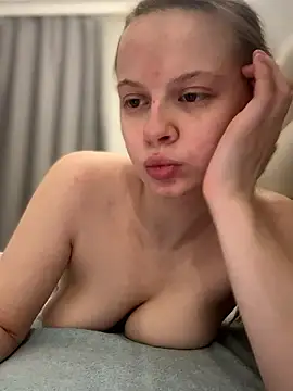 wrenlie online show from January 13, 8:02 pm