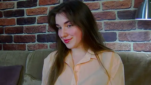 Sofia Hugs online show from April 9, 5:40 pm