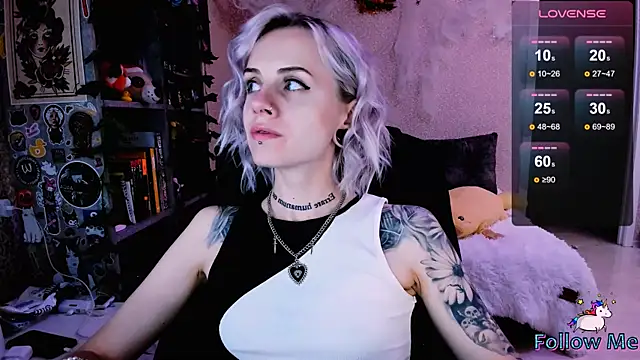 NaniMoore online show from October 6, 9:52 pm