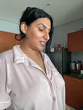 Indianbutter11 online show from December 3, 5:54 am