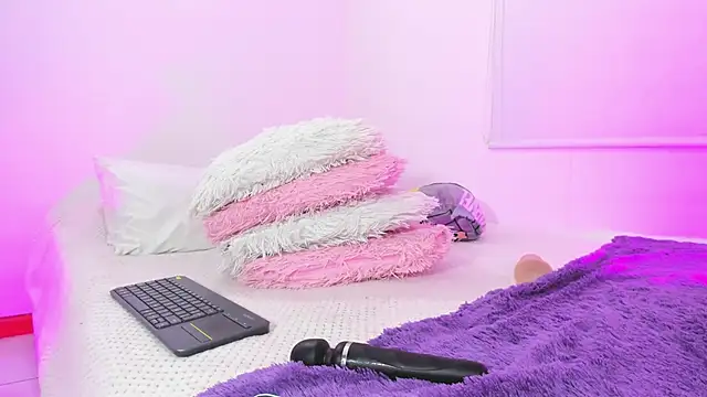 karly rioss online show from February 24, 2:11 am