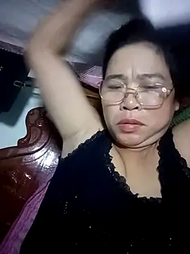 Sexy-asslove90 online show from October 1, 8:36 pm