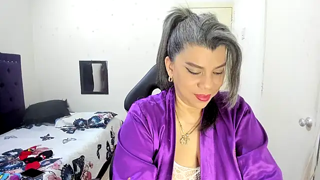 vikyadams online show from December 15, 12:38 am