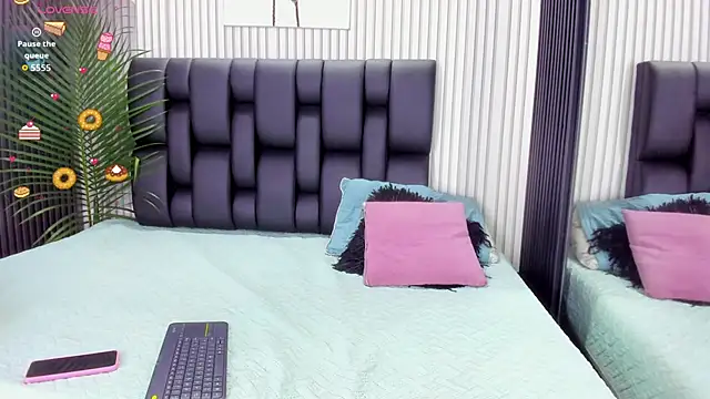 PamelaAnderson 2 online show from November 14, 4:34 am