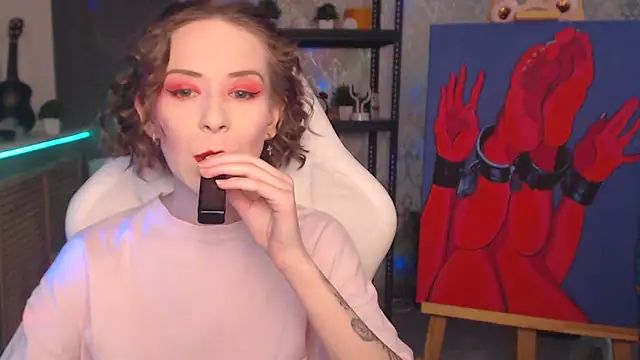 FascinatingEyess online show from February 8, 9:29 pm