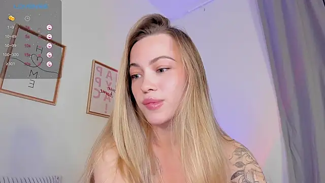 Snapshot of damn_cutie chatting on October 18, 5:37 pm damn cutie online show from October 18, 5:37 pm