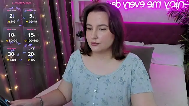 FeralPeach online show from October 24, 5:36 am