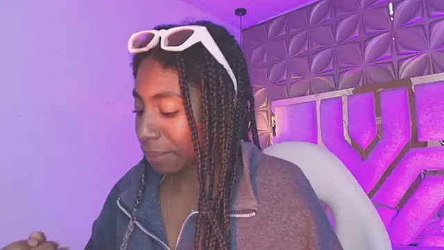 Queen perla  online show from March 22, 12:44 pm