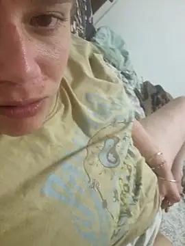 Snapshot of Off_the_Lesh chatting on October 8, 12:20 pm Off the Lesh online show from October 8, 12:20 pm