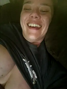 Snapshot of Off_the_Lesh chatting on October 20, 3:42 am Off the Lesh online show from October 20, 3:42 am