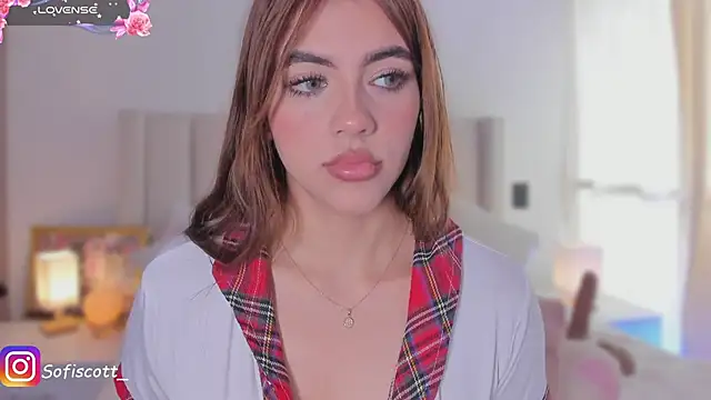 SofiScott  online show from March 31, 9:48 pm