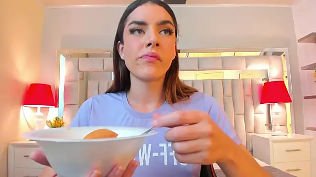 mariiahneedles online show from November 17, 9:59 pm