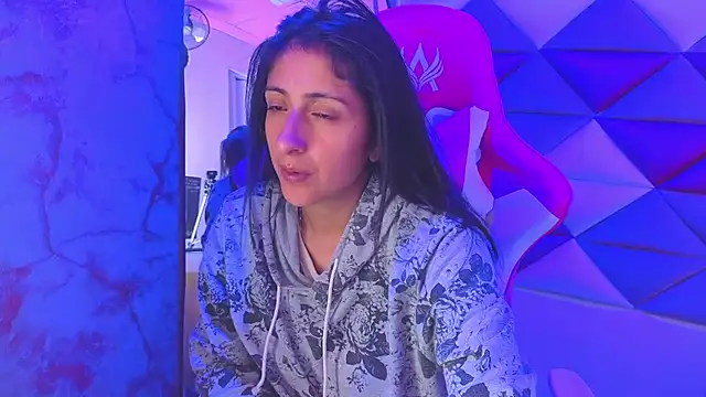 Snapshot of Cameron_cutte chatting on October 24, 2:40 am Cameron cutte online show from October 24, 2:40 am