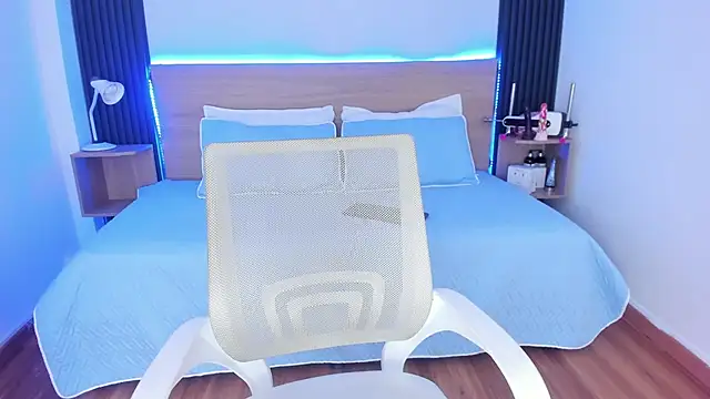 Chiqui milk  online show from September 8, 6:40 pm