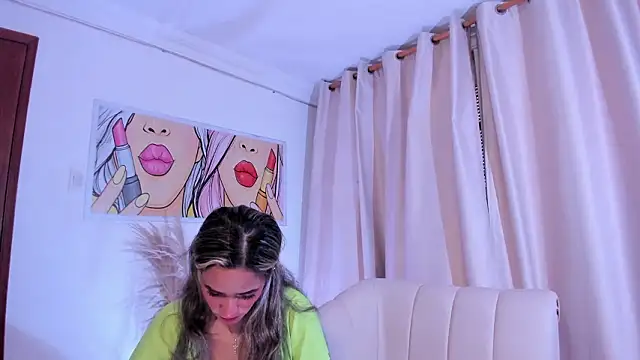 SkiinnyAna online show from March 21, 7:41 pm