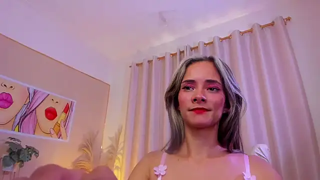 SkiinnyAna online show from September 12, 7:54 pm