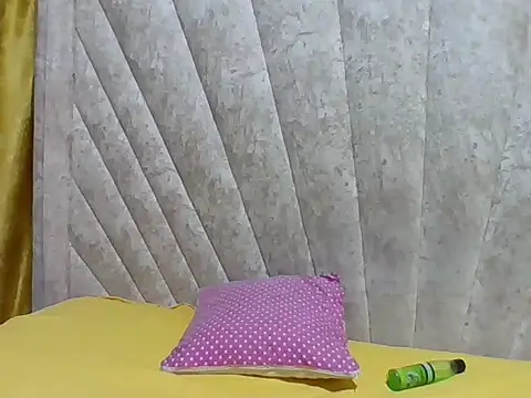 Sexy Villagegal online show from April 1, 4:37 pm