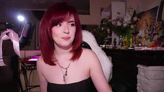 Chriss Fox online show from December 2, 4:31 pm