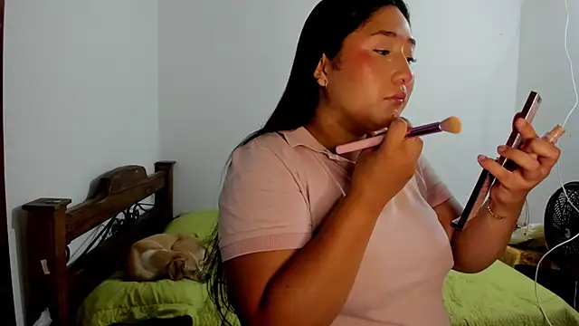 cherrycurvyyy online show from January 6, 2:21 pm