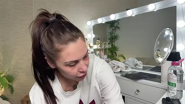 NattyFierros online show from April 19, 7:08 am