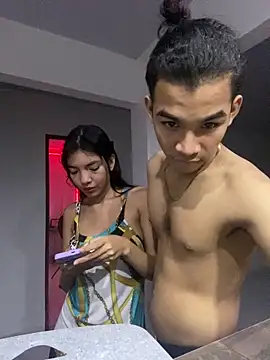 Snapshot of RoomExotic11 chatting on October 17, 4:48 am RoomExotic11 online show from October 17, 4:48 am