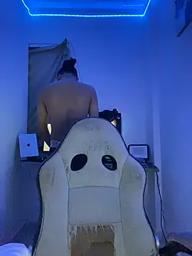 Snapshot of RoomExotic11 chatting on October 14, 10:18 am RoomExotic11 online show from October 14, 10:18 am