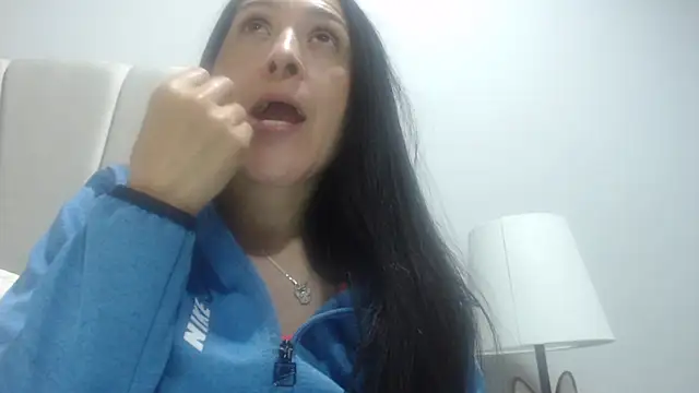 naughthyany16 online show from January 5, 8:01 pm