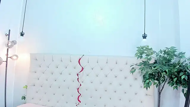 Victoria Coleman online show from February 23, 7:13 pm