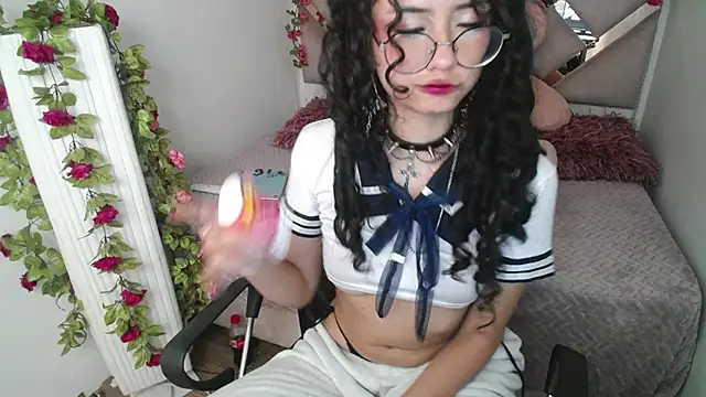 CherieCurl online show from April 13, 9:04 pm