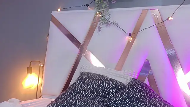 LilithSmith  online show from November 21, 12:07 pm