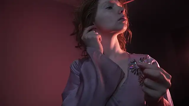 ginger hugs online show from October 7, 10:03 pm